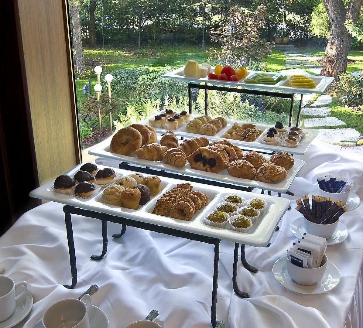 Altinel Ankara Hotel & Convention Center 5*,