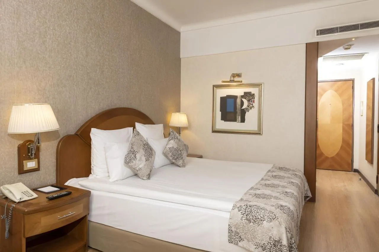 Altinel Ankara Hotel & Convention Center 5*,